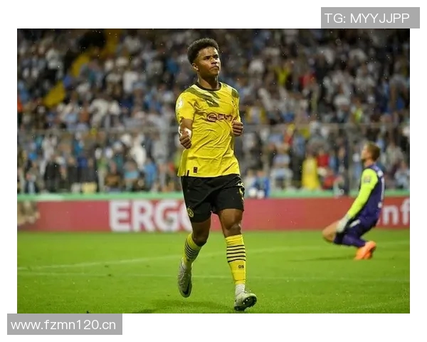 阿德耶米因不满换下遭多特处罚或将在明夏寻求转会离队